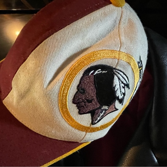 Redskins hat and leather jacket - Picture 8 of 9